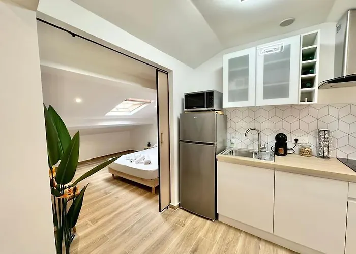 Appartement Climatise - 2Min Plage-Tram-Restaurant
